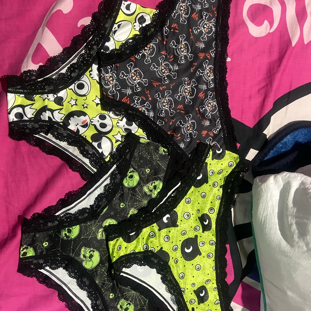 Spooky undies size large